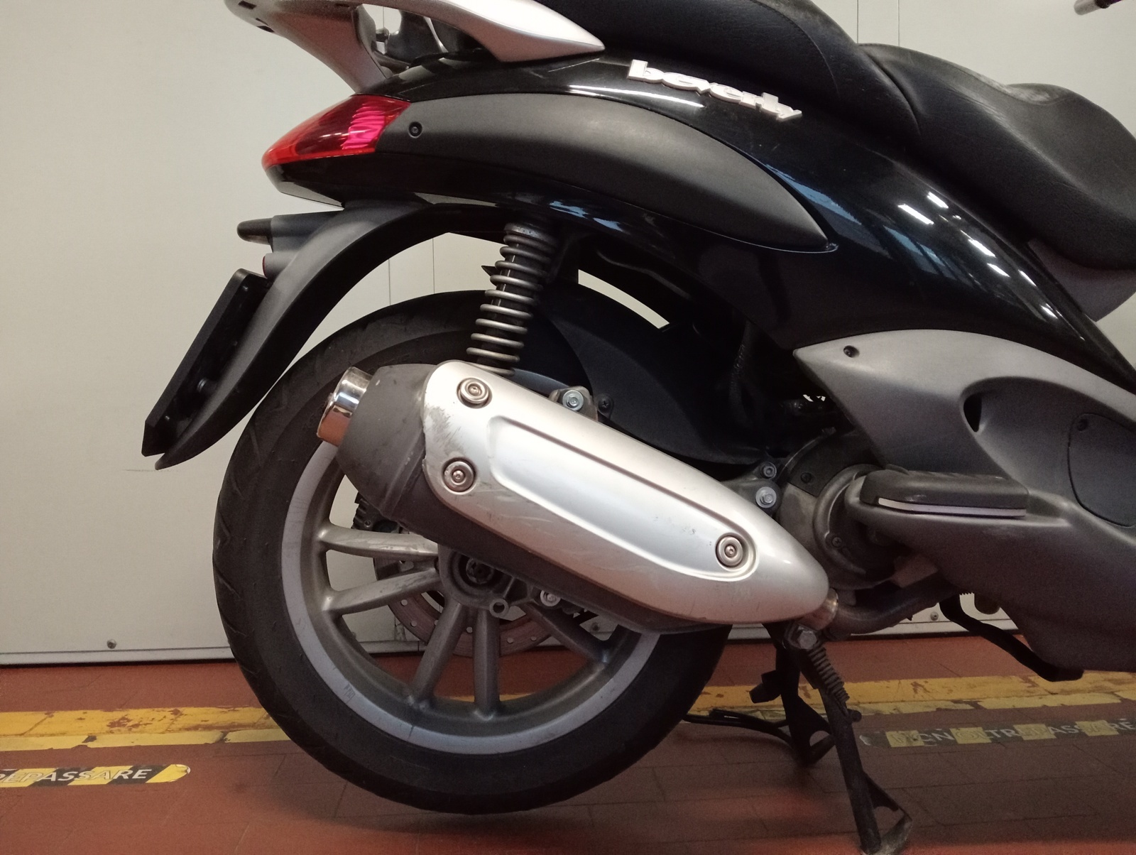 Beverly 500 Beverly 250 Anno 2009 Beverly 500 Beverly 300 Tourer