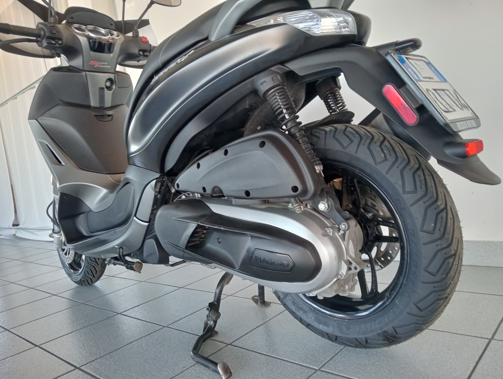 PIAGGIO BEVERLY 300 - immagine 3