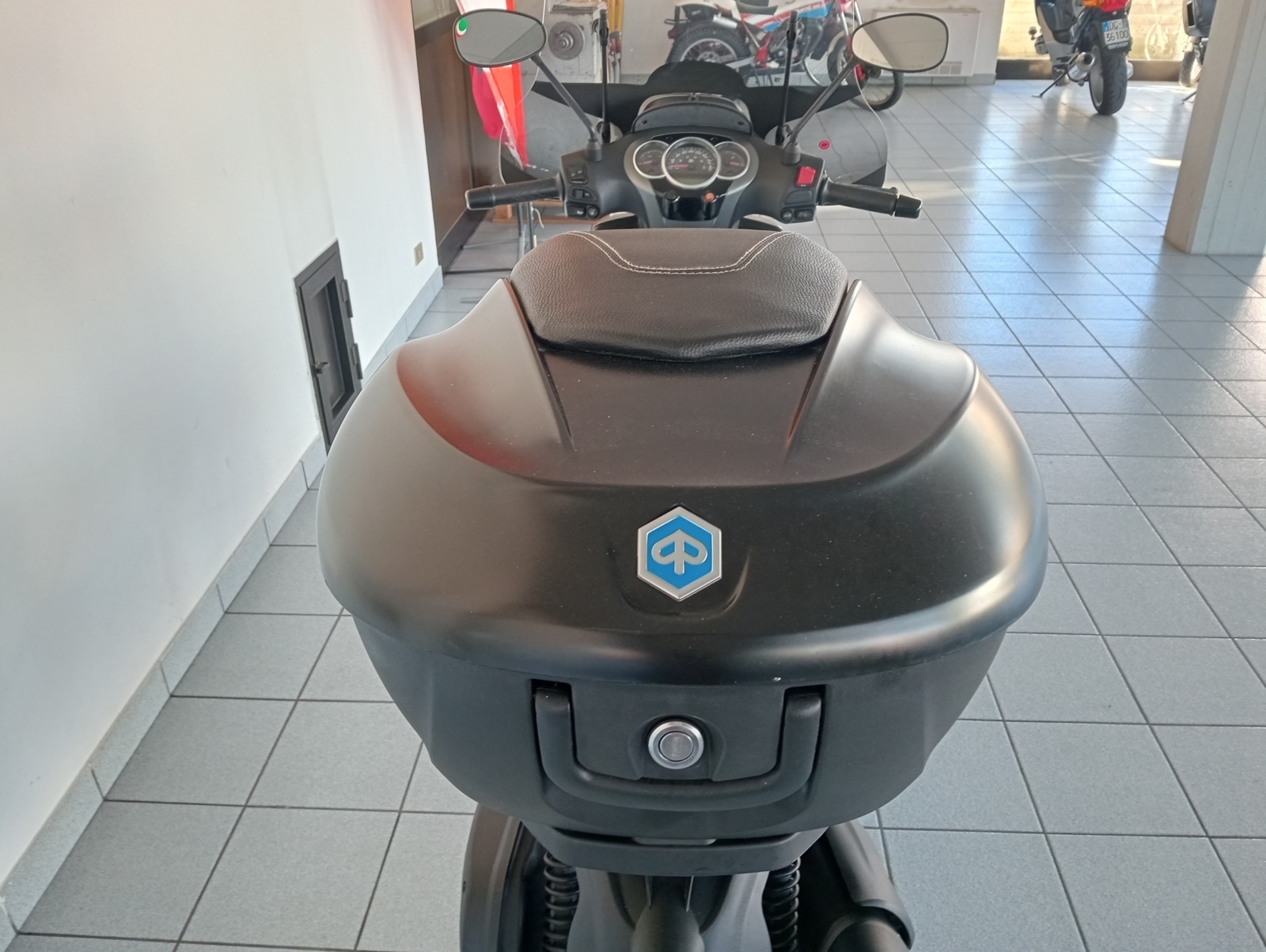 PIAGGIO BEVERLY 300 - immagine 10