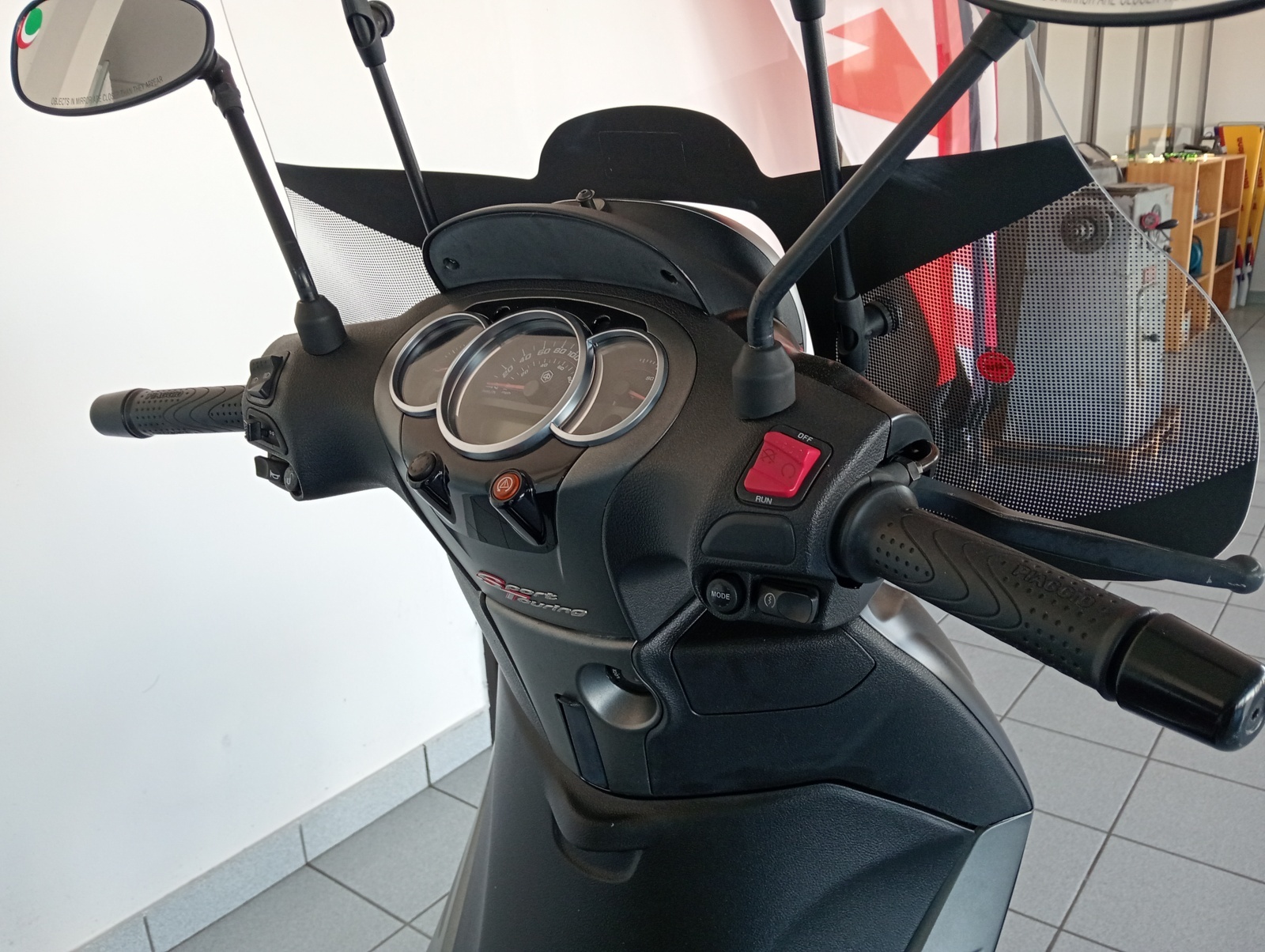 PIAGGIO BEVERLY 300 - immagine 11