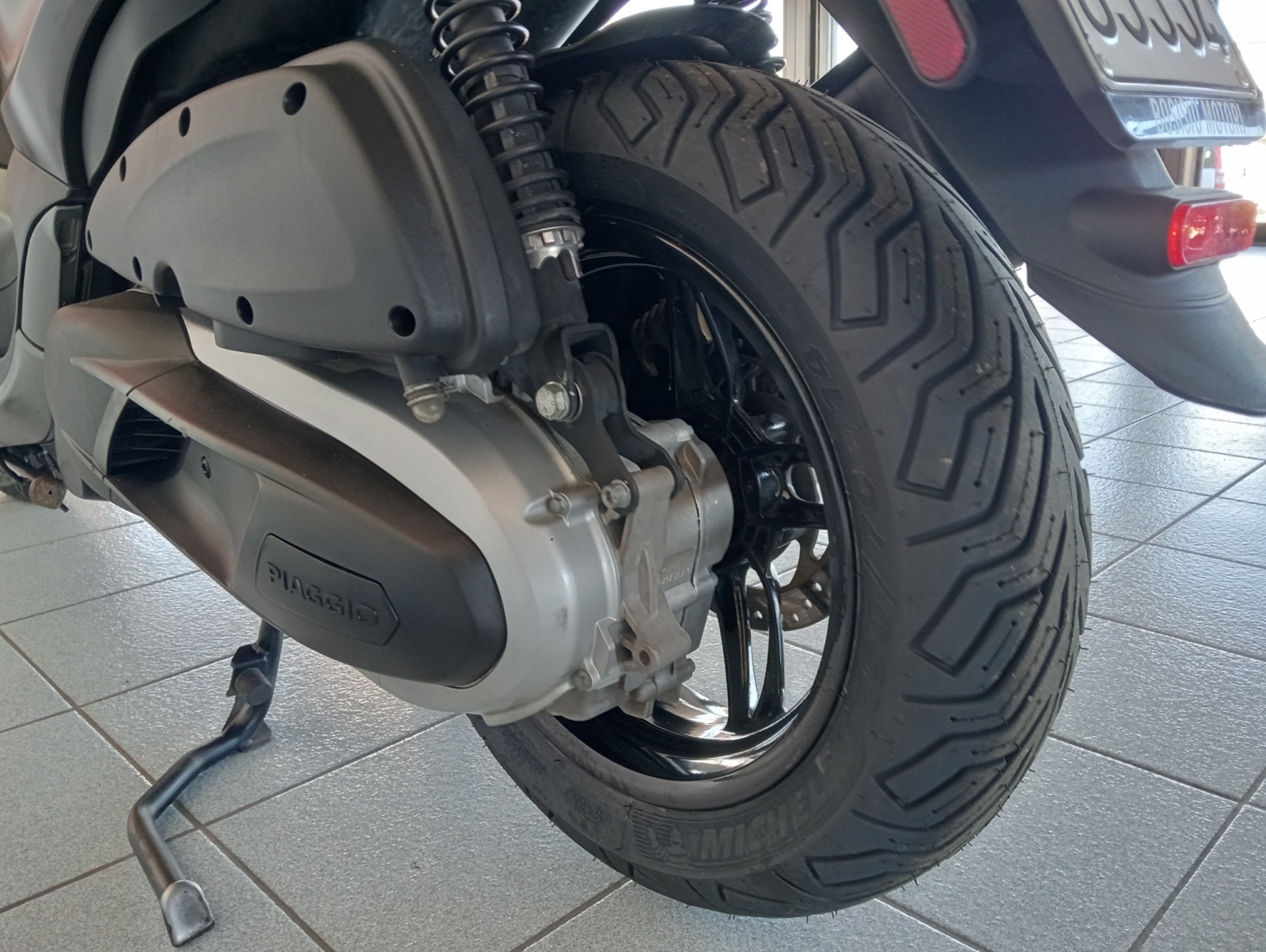 PIAGGIO BEVERLY 300 - immagine 13