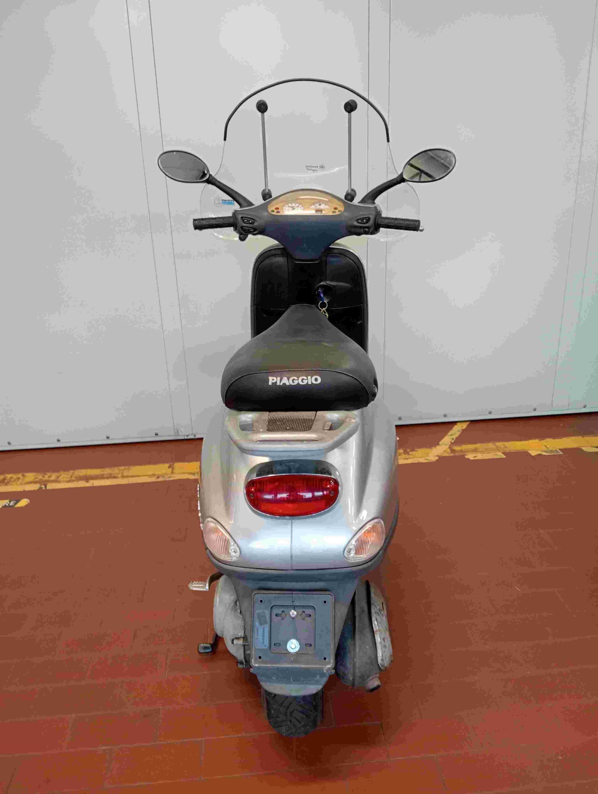 PIAGGIO VESPA 50 (2009) - immagine 5