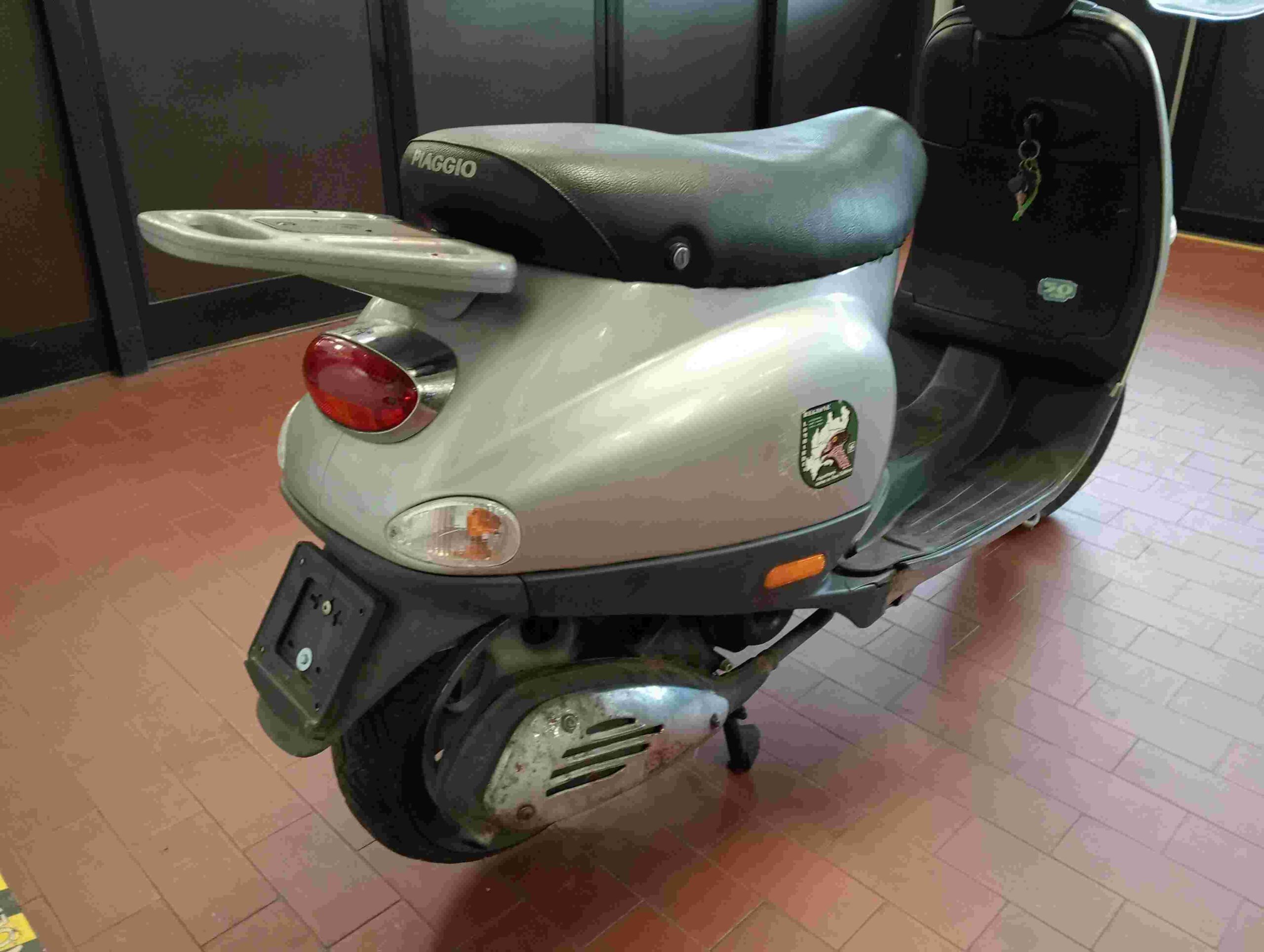 PIAGGIO VESPA 50 (2009) - immagine 7